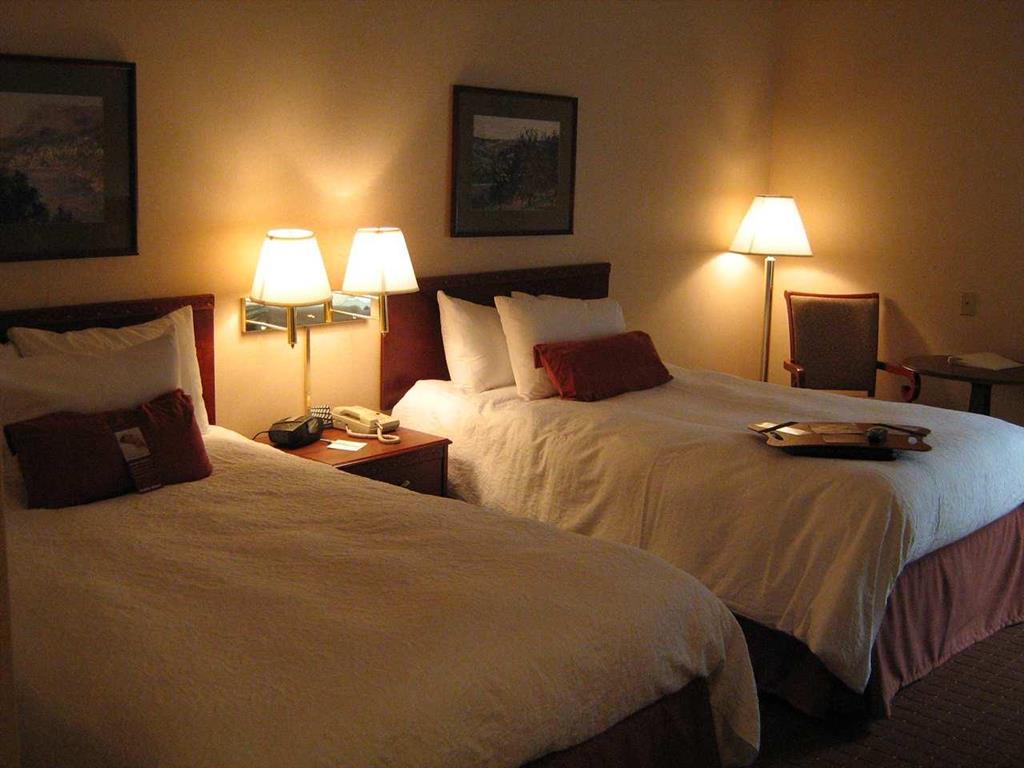 Holiday Inn Express - New Albany Room photo